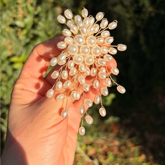 Anthropologie Jewelry - Brooch White Pin Pearl Brooch Beautiful piece